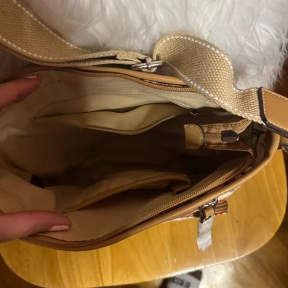 Giani Bernini  New Without Tags.Chic Postcard Print Crossbody Bag - Picture 6 of 9